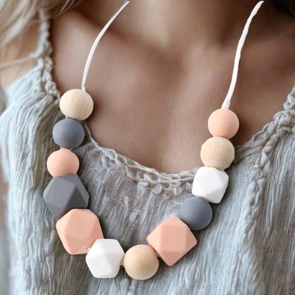 collier-dallaitement-maman-decontractee