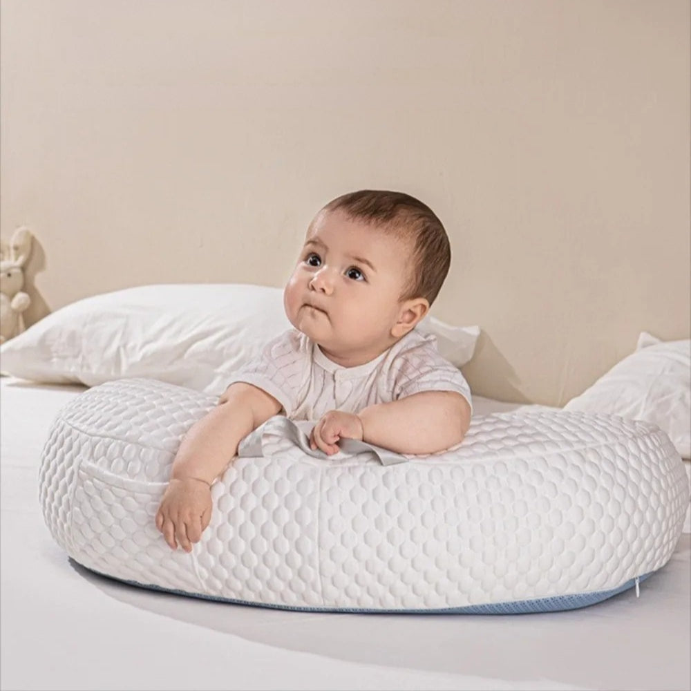 coussin-d_allaitement-bebe-pensif